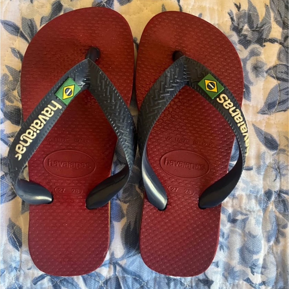 Havaianas Burgundy and Charcoal Flip Flops